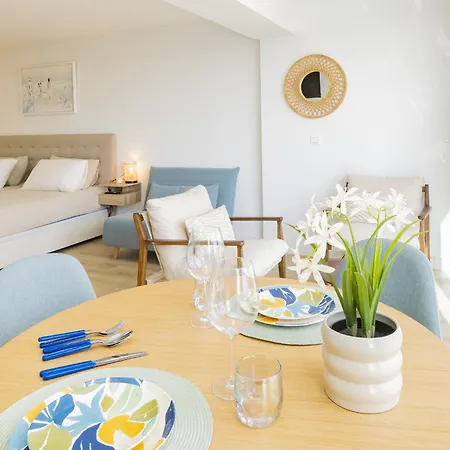 Cubo's Sea View & Fun Eurosol Apartment *