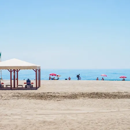 Cubo's Sea View & Fun Eurosol Apartment